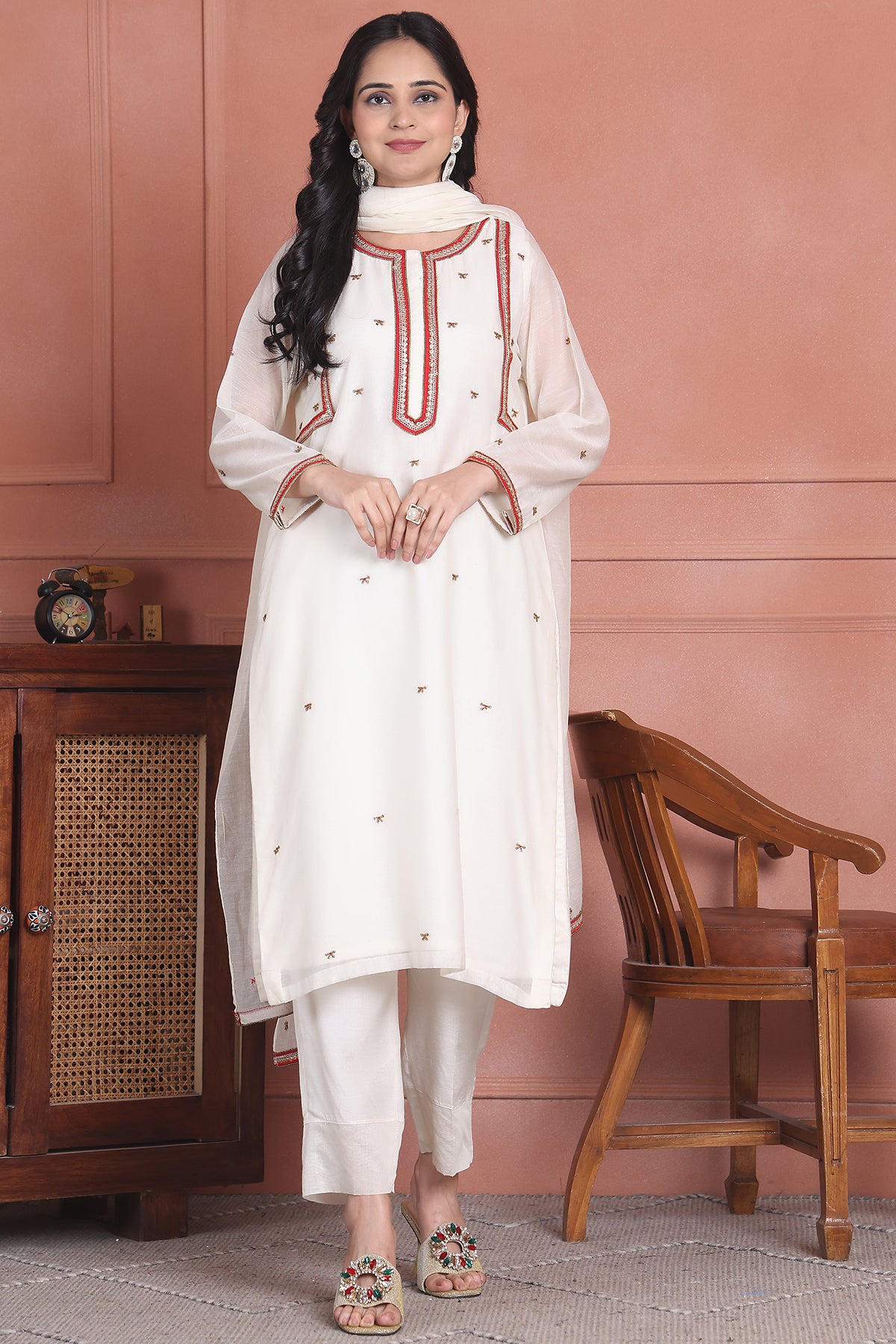 Zehnaseeb White