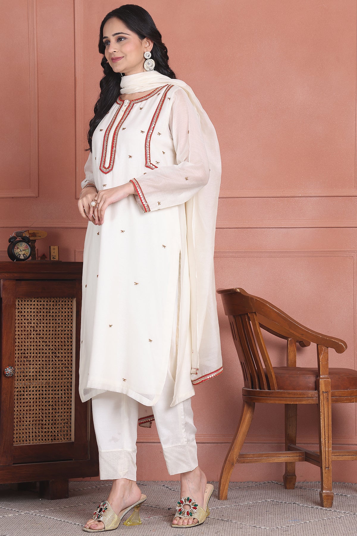 Zehnaseeb White